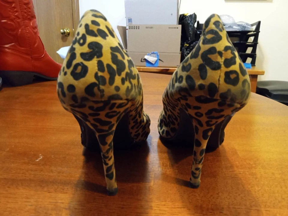 Red Circle Leopard Print Suede with Mesh Heels Size 8 - Image 3 of 4