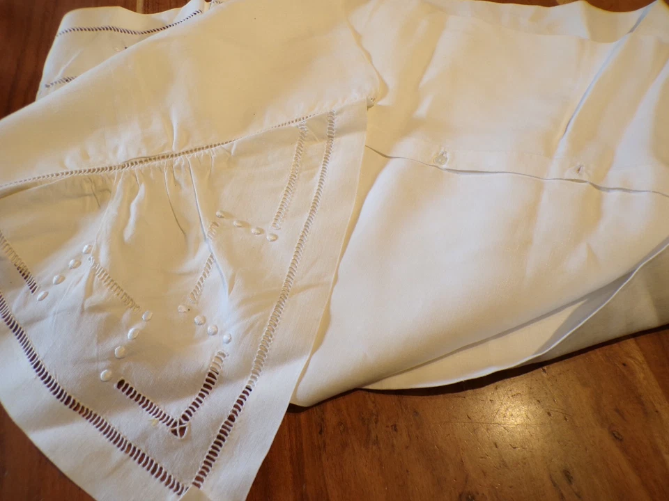 Taie traversin en lin blanc , Extrémités fermées brodées - Photo 3/3