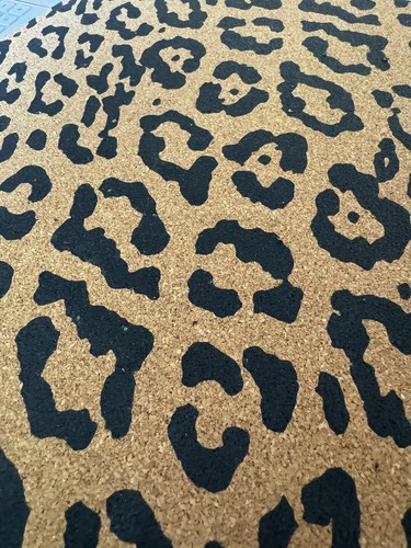 Leopard / Cheetah print cork bulletin board size 14 x 14 - 第 5/5 張圖片