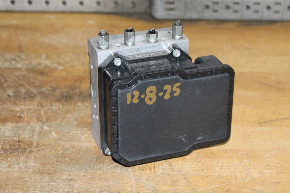 2012-2013 Honda Civic ABS TR0A2 Anti-lock Brake Pump Module Assembly OEM TR0A2 - Image 2 of 4