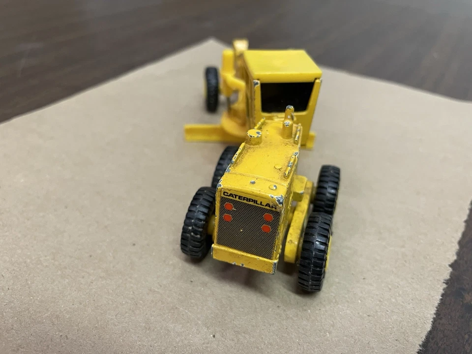 1/64 Caterpillar Road Grater, Very Good Condition, ERTL? - Image 2 of 2