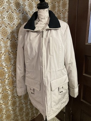 London Fog Collared Pocketed Coat Size Medium Women s Beige Black Zipper