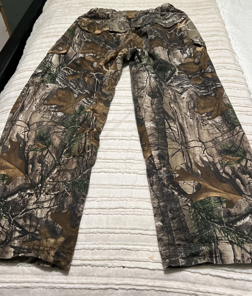 Game Winner Camo Cargo hunting Pant adjustable waist Size 10Youth - Image 4 of 4