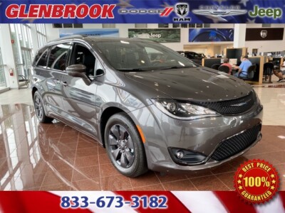 2020 Chrysler Pacifica Hybrid Limited 2020 Chrysler Pacifica Hybrid Limited 12 Miles Granite Crystal Metallic Clearcoa