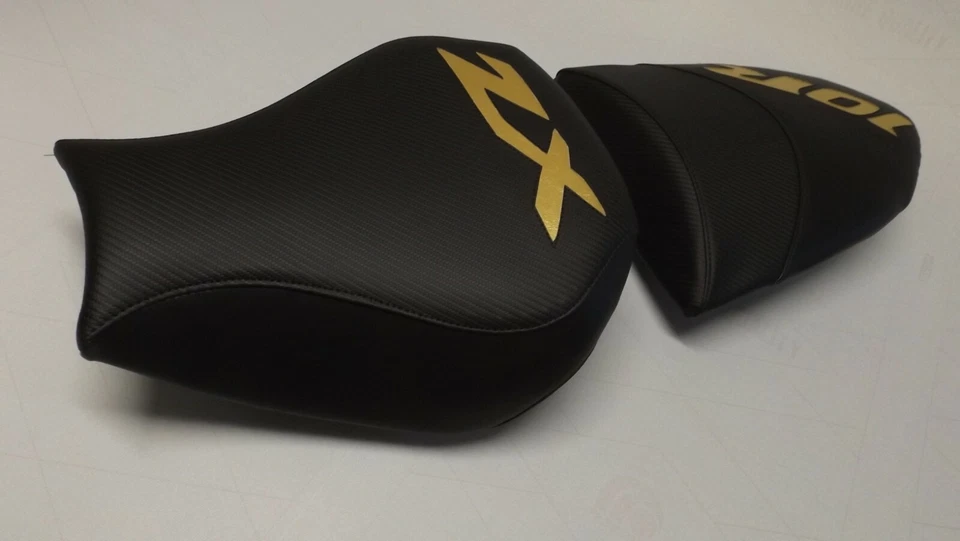 FUNDAS DE ASIENTO PERSONALIZADAS KAWASAKI ZX10R 2006/2007 DELANTERAS Y TRASERAS NEGRAS/DORADAS NINJA ZX10R Foto 3 de 4