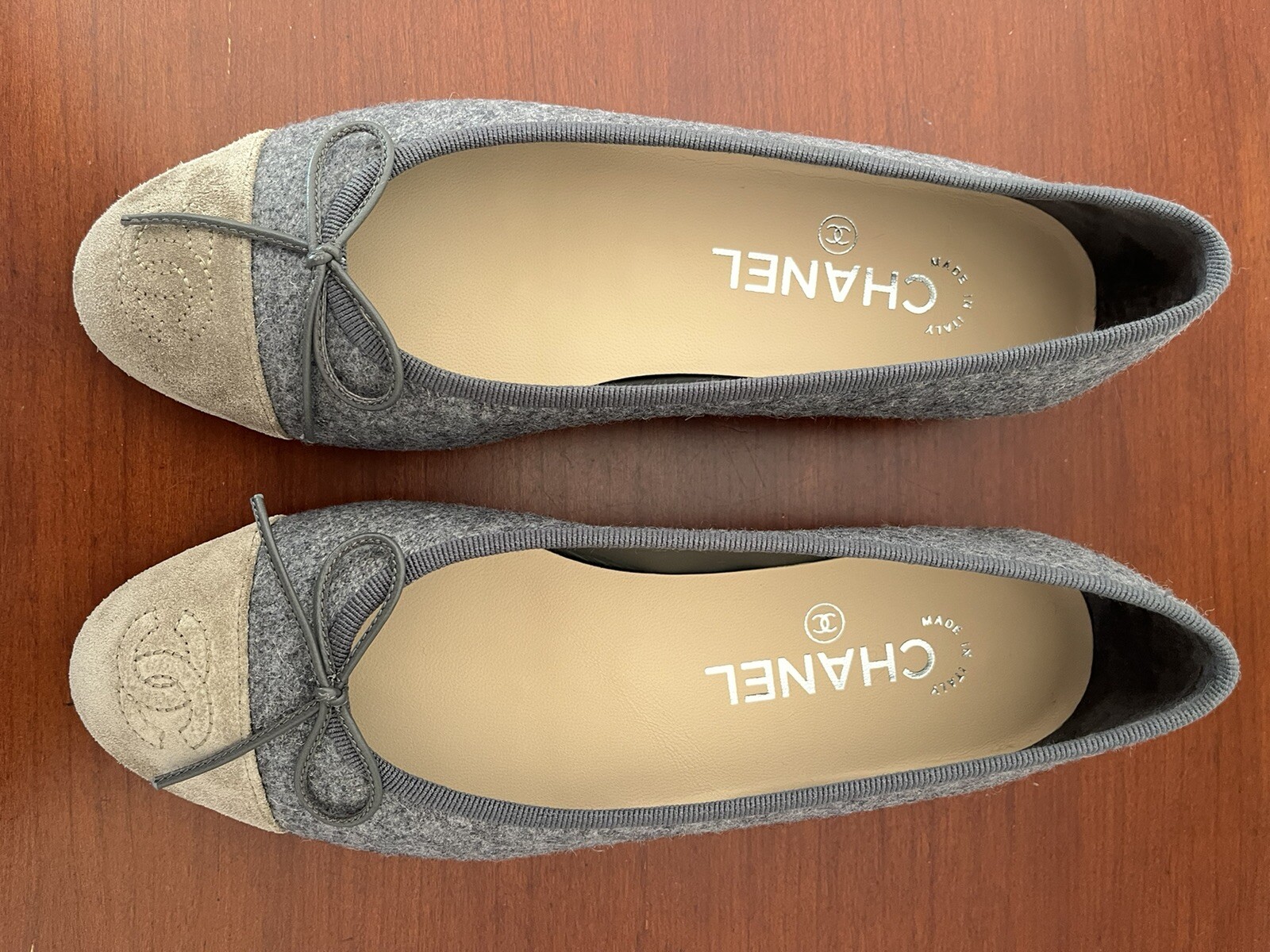 Chanel Grey Wool Ballerina Shoes with Light Brown Suede CC Captoe New Without Box