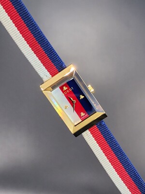 最終値下げ！7/25まで【ほぼ新品】グッチ　レディース時計♡美品 Gucci G-Frame Blue/Red/White Women's Watch - YA147409 Box and Card