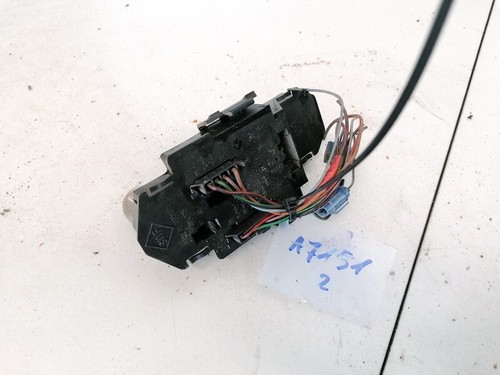 Volkswagen Passat 1995 Tailight Bulb Holder (Lamp Carrier) 3A99452 #1394895-32