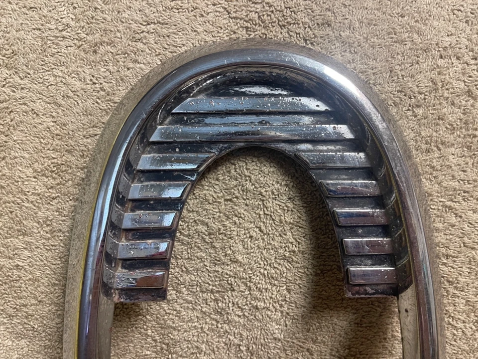 FORD FDT-13449-B 1956 MERCURY MONTCLAIR CROMO LUZ TRASERA BISEL USADO Foto 4 de 4