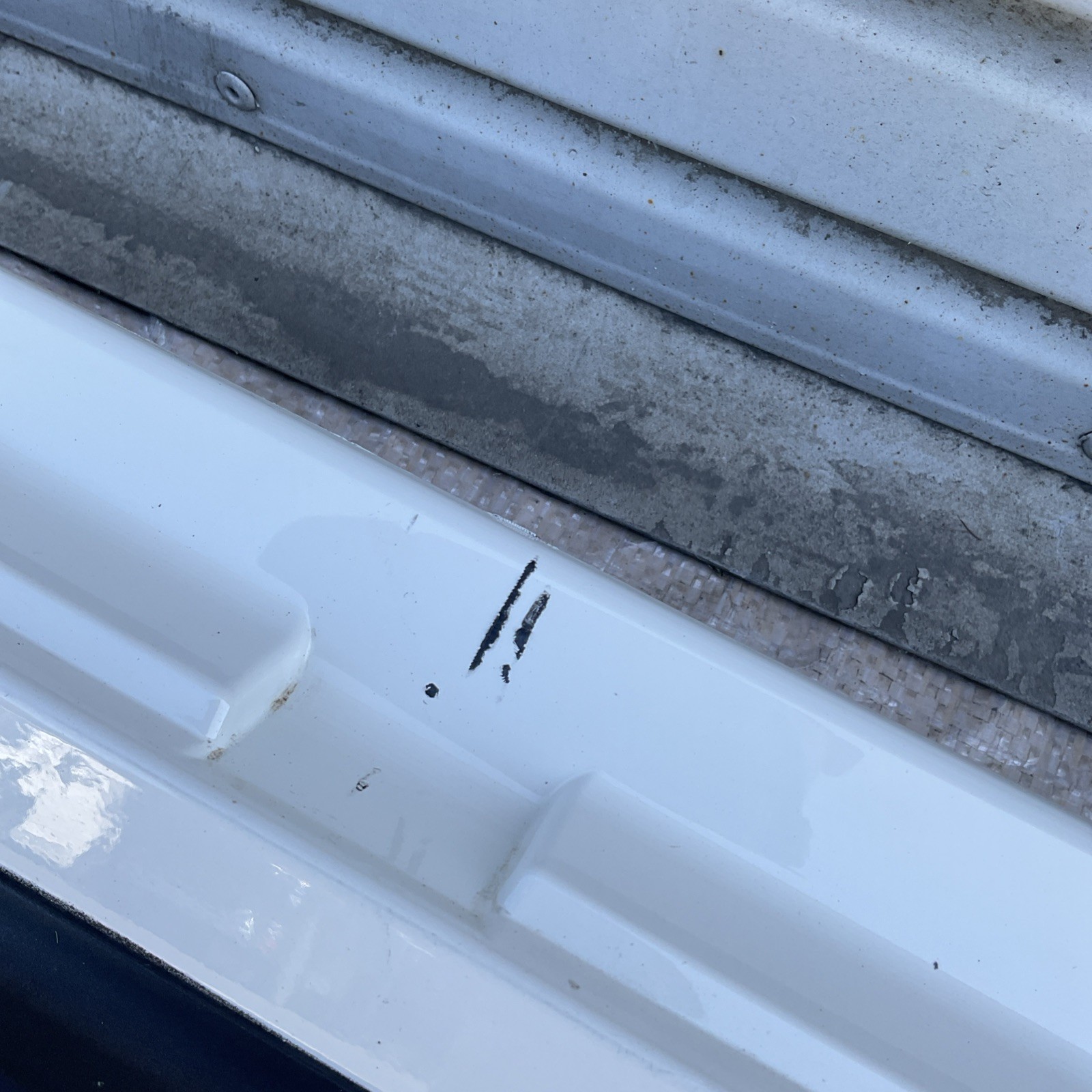 14-20 Maserati Ghibli Right Passenger Panel Side Skirt Molding BIANCO VR.268 Oem