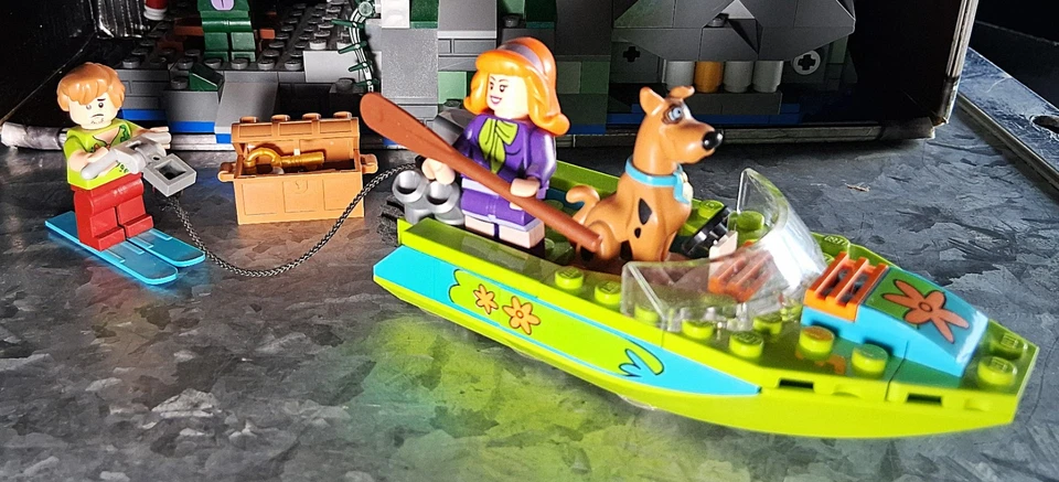 Lego 75903 Scooby-Doo y el faro embrujado con Scooby Shaggy Daphne Foto 2 de 4