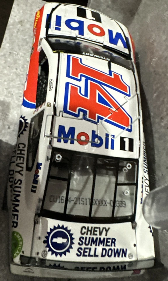 Tony Stewart Mobil 1 Summer Selldown Brickyard 2016 versión de carreras 1/24 Lionel Foto 4 de 4