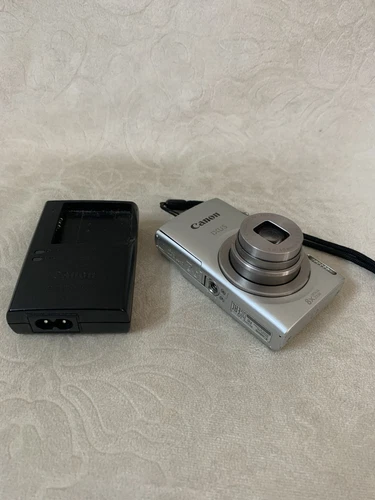Canon IXUS 185 Digital Camera 20MP 8x Zoom  ( please refer to photos)