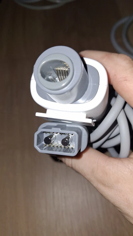 Edwards Lifesciences HEMPSC100 Hemosphere Pressure Cable - Image 3 of 4