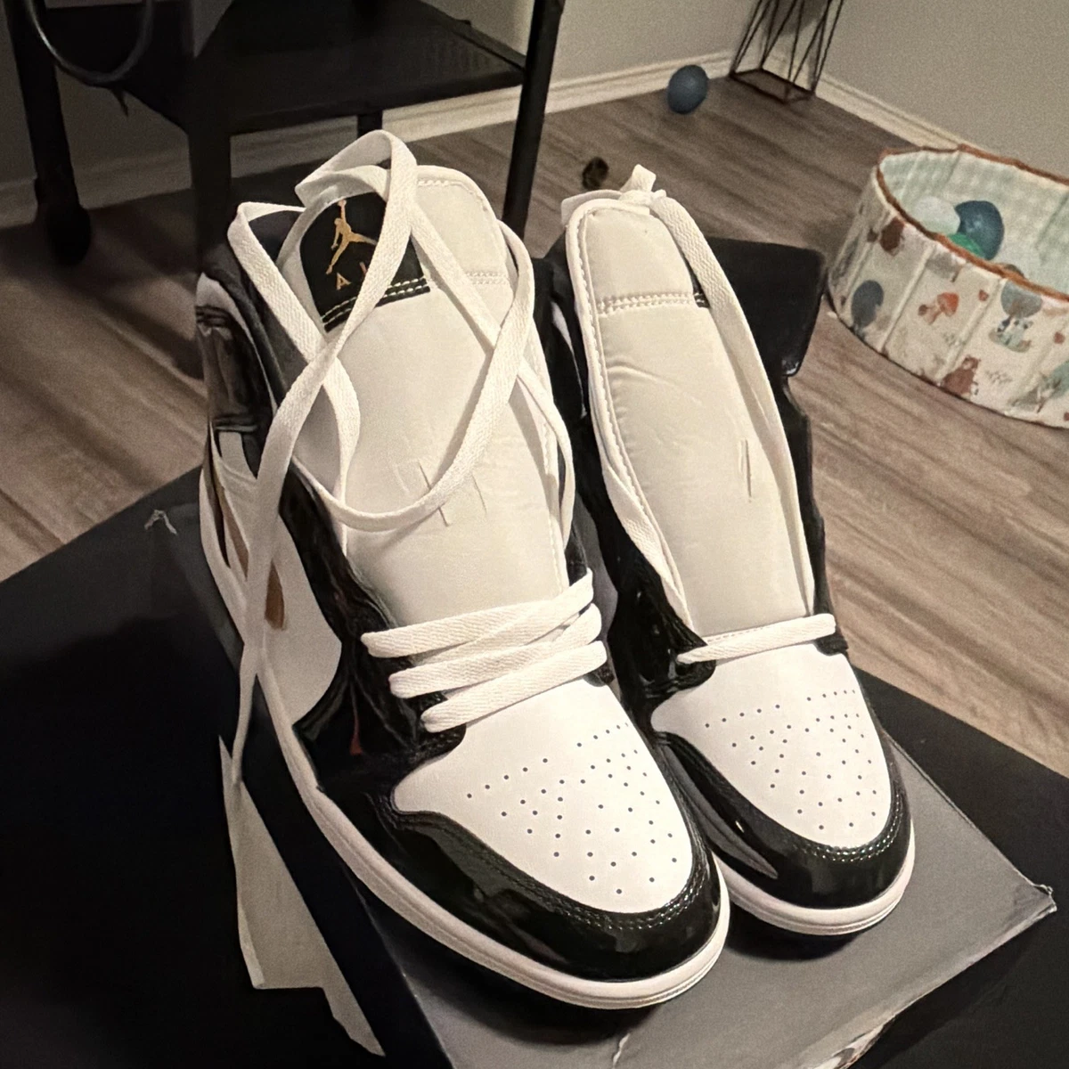 Preços baixos em Jordan 1 Mid Black Hyper Royal | eBay