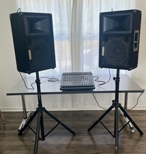 YAMAHA EMX5000-12 POWERED MIXER, SM12IV SPEAKERS, TRIPOD STANDS, SPEAKON CABLES