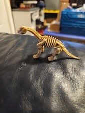 Unbranded Brontosaurus Dinosaur, Skeleton Plastic, 4 In head To Tail, 2 In Tall