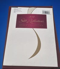 Hanes Silk Reflections Sheer Silky Stockings Sandalfoot Size One Style 728 Pearl