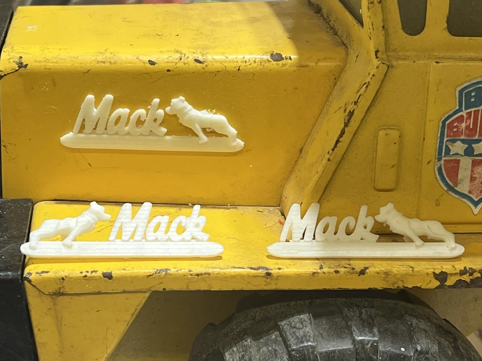 Insignias laterales de volteo Buddy L Mack de colección (SOLO INSIGNIAS LATERALES) Foto 4 de 4