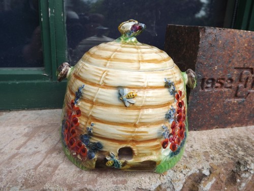 Vintage Royal Winton Pottery large Beehive lidded pot Stunning piece