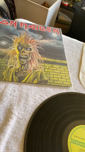 Iron Maiden - S/T 1980 Harvest ST-12094 Jacket/Vinyl. Untested Read. - Video 1 di 1