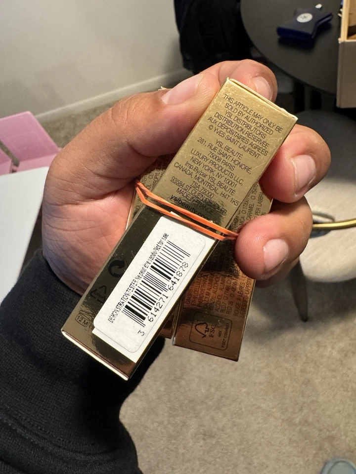 YSL ROUGE PUR COUTURE LABIO MANCHADO BRILLANTE #48 NARANJA GRAFFITI YVES SAINT LAURENT Foto 4 de 4