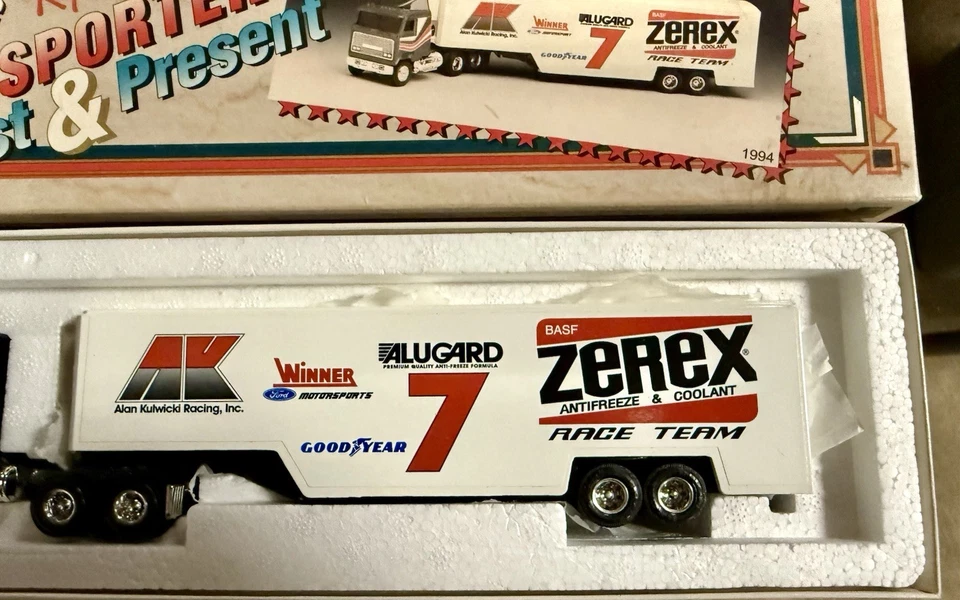 Гоночный транспортер Alan Kulwicki No7 Zerex масштаб 1:64 ERTL White Rose 1994 - Изображение 3 из 4