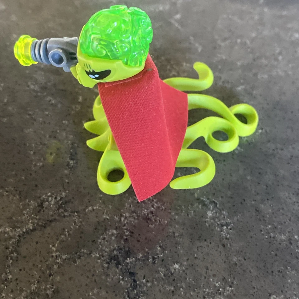 LEGO Space Alien Conquest Commander Minifigure ac011 from Set 7065 - Image 4 of 4