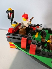 LEGO 6250 Cross Bone Clipper - 99% Complete Authentic Pcs. Very Clean! 