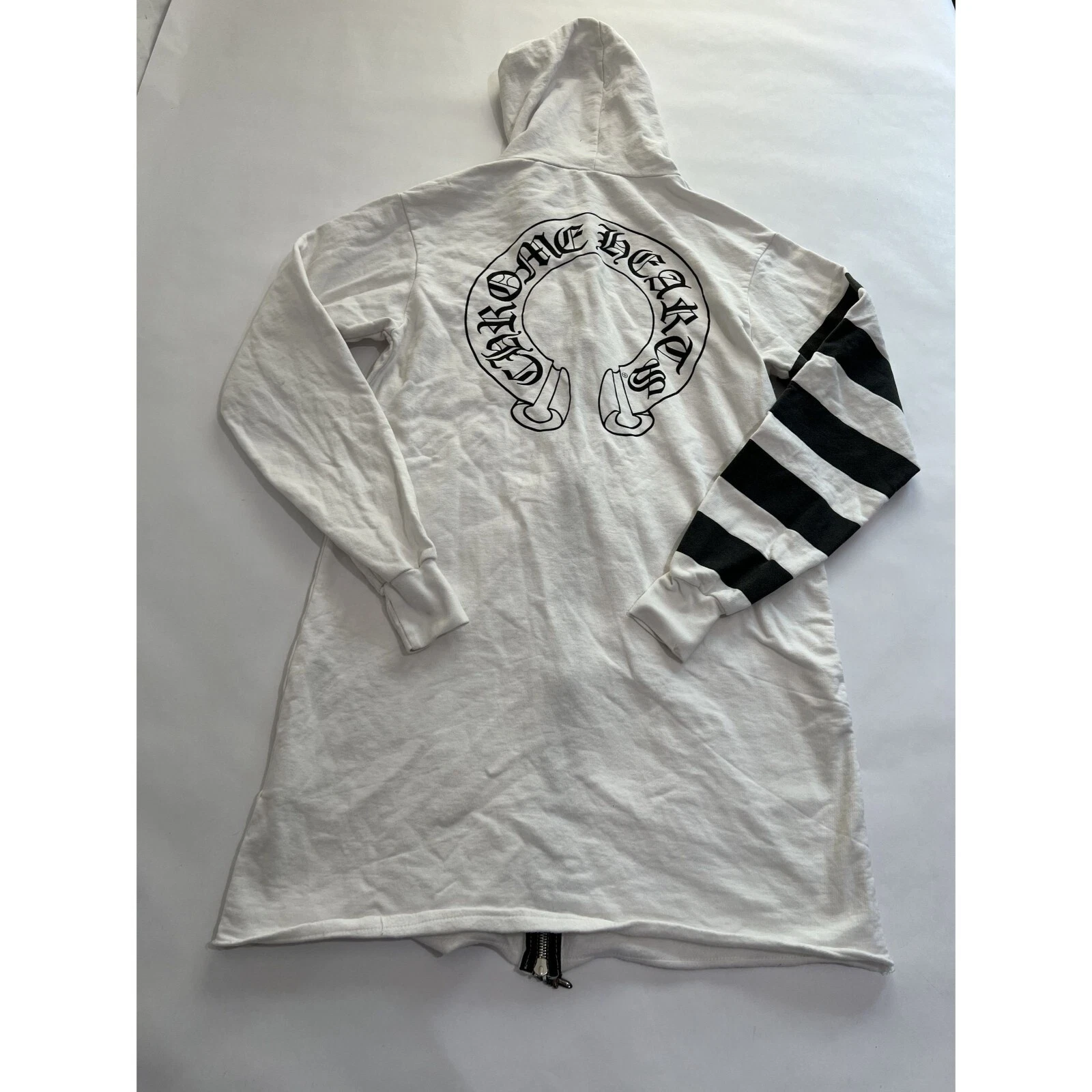 Parka lungo con cappuccio Chrome Hearts x Bella Hadid bianco nero