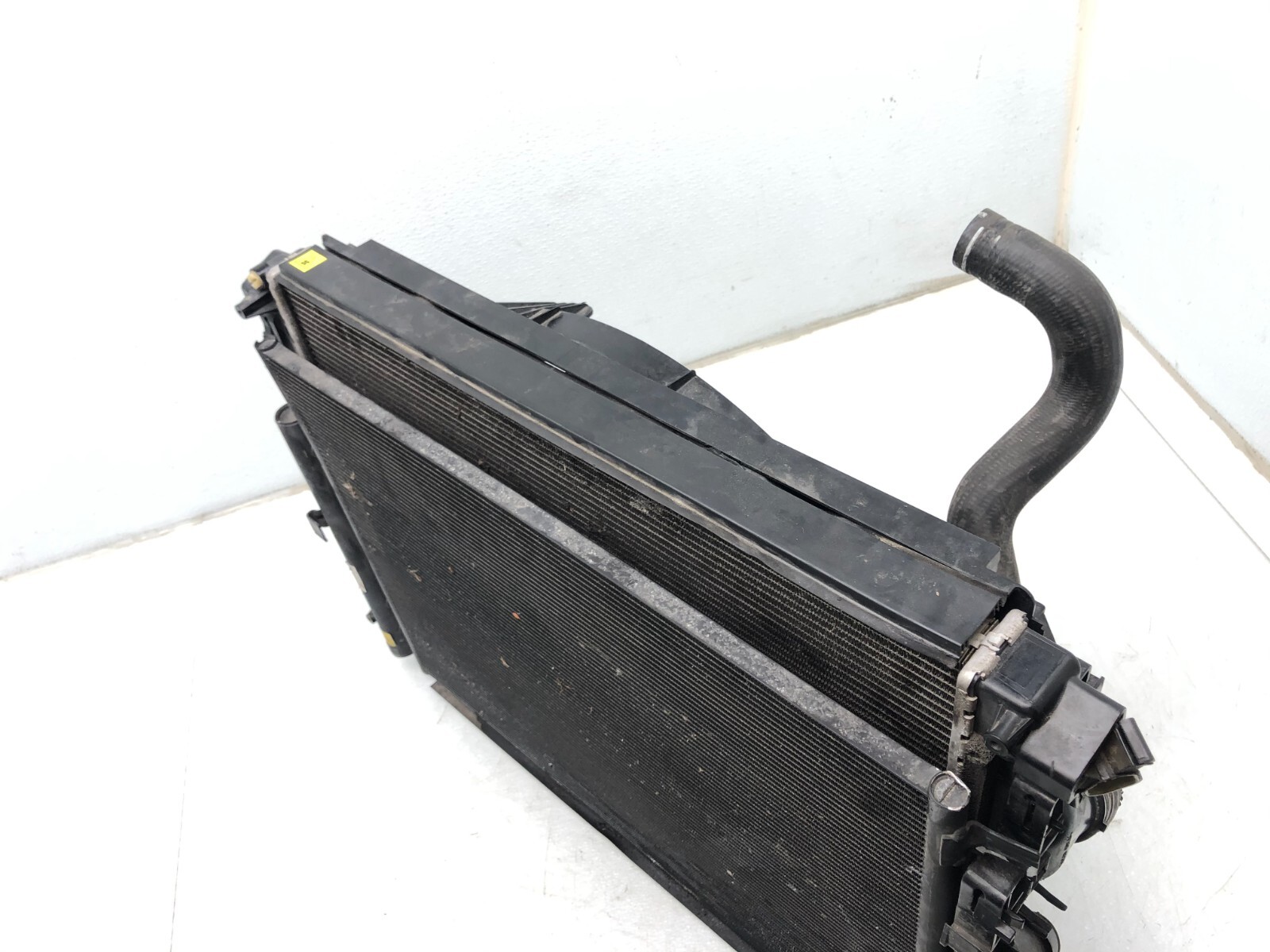 2014-2020 MASERATI GHIBLI CONDENSER RADIATOR FAN SET OEM.