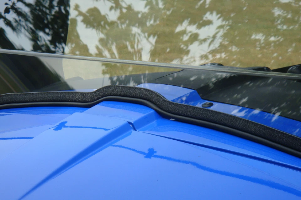 Parabrisas New Holland Rustler 115 de dos piezas con correas rápidas y ventilaciones dobles Foto 3 de 4