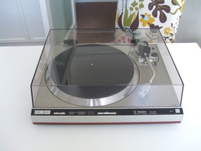 Technics SL-1400 MK2 - Direct drive vintage audiophile turntable