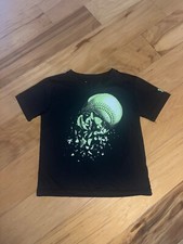 UNDER ARMOUR BOYS BLACK BASEBALL GRAPHIc ATHLETIC TEE SHIRT SIZE 5 EXCELLENT LD9