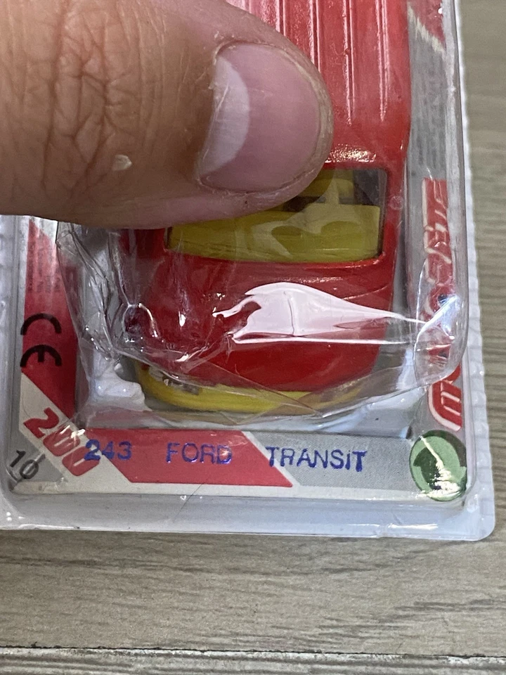 MAJORETTE #243 红色福特 Transit 城市巴士 全新 — 第 4/4 张图片