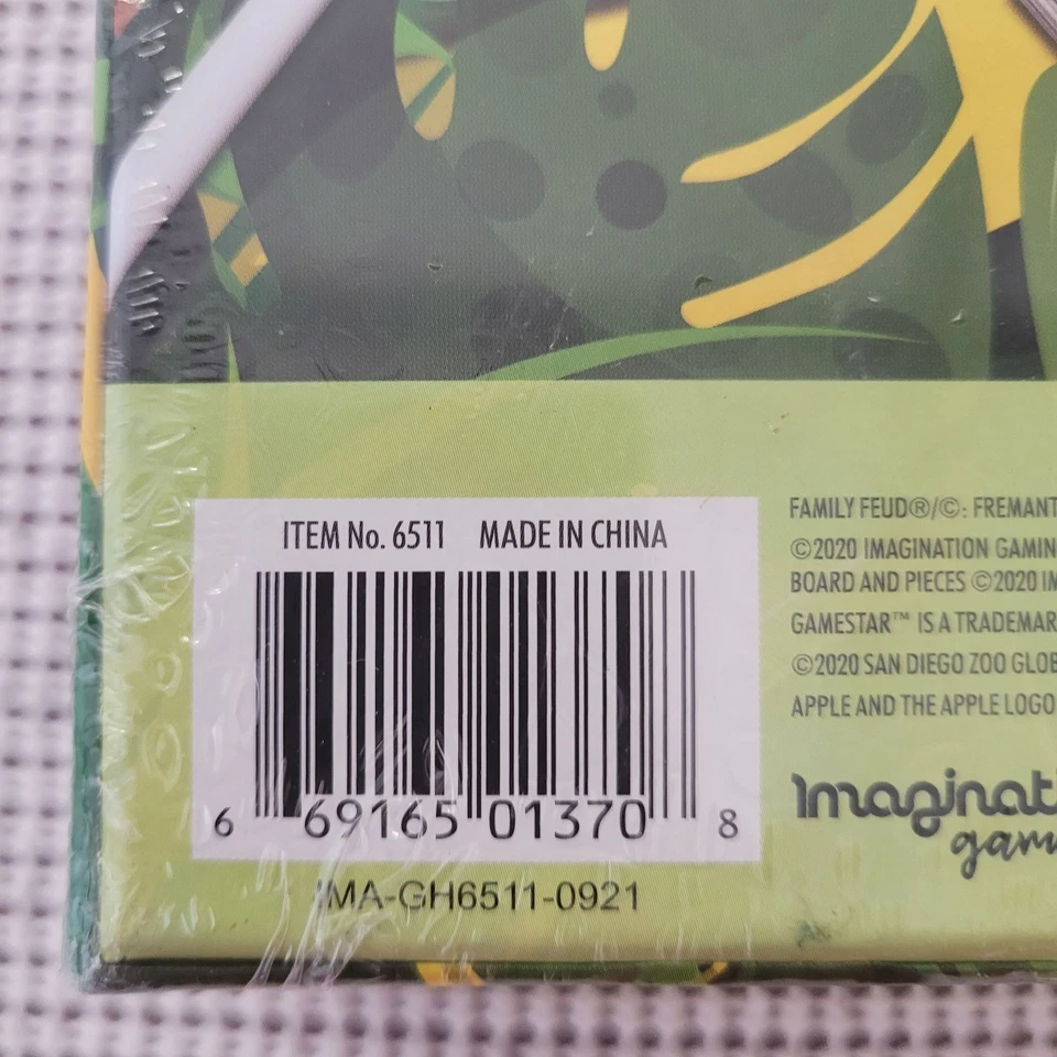 Family Feud Wildlife San Diego Zoo Board Game Family Fun New - Image 3 of 4