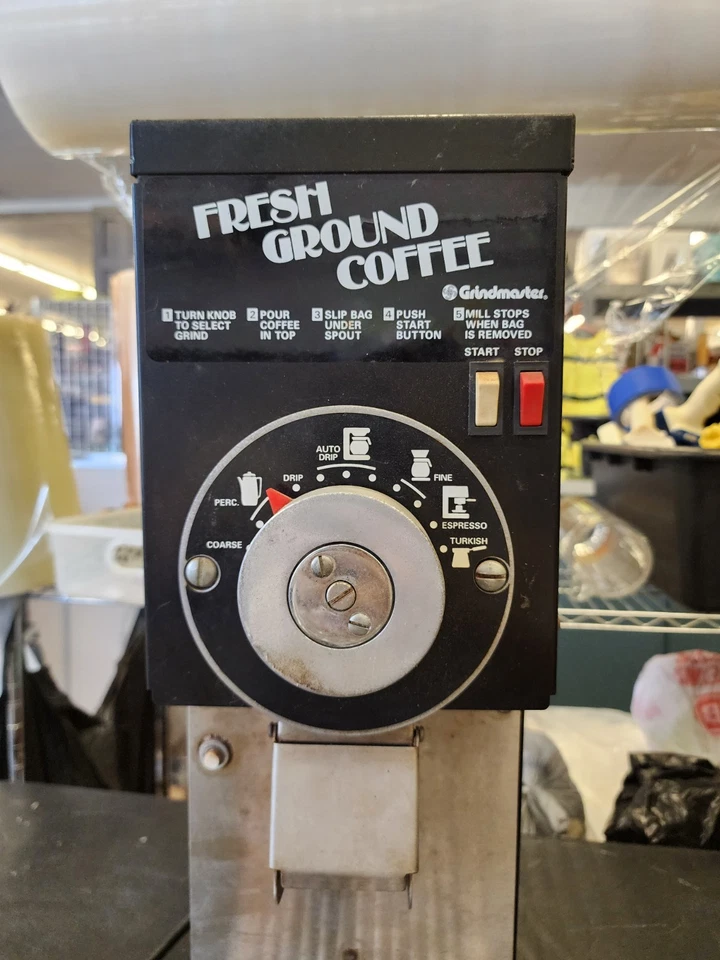 Moedor de café Grindmaster-Cecilware 835 funil resistente preto varejo - Imagem 2 de 4