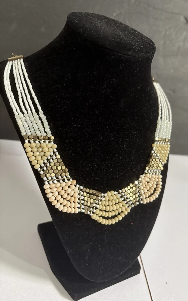 Collar Babero MultiHebra Cuentas Variedad Beige Tostado Crema Latón Tribal Boho Anthro? Foto 2 de 4