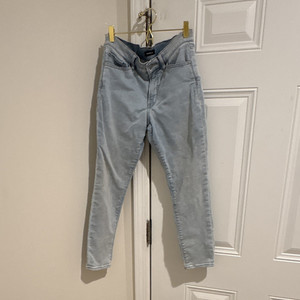 Express Women’s Light Wash Cropped Skinny Mid Rise Denim Jeans 8R 5-Pocket