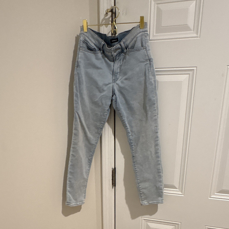 Express Women’s Light Wash Cropped Skinny Mid Rise Denim Jeans 8R 5-Pocket