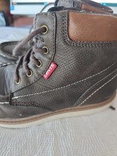 BOTA DEPORTIVA NIÑO LEVI'S *PAXTON TECATE* COLOR~MARRÓN TALLA 13 M