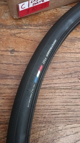 *used: 9.5/10* Bontrager R2 hard case lite 32c - Bild 1 von 6