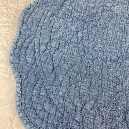 Shabby Chic 4 Blue Chambray Quilted 16 inch Round Placemats - 100% Cotton - NEW! - Picture 2 of 4