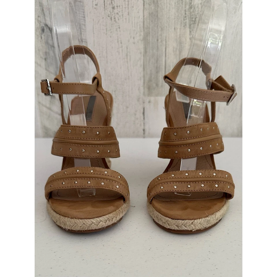 Босоножки Tahari женские Wyatt коричневые на танкетке с заклепками эспадрилья 4 дюйма каблук размер 8 - Изображение 2 из 4