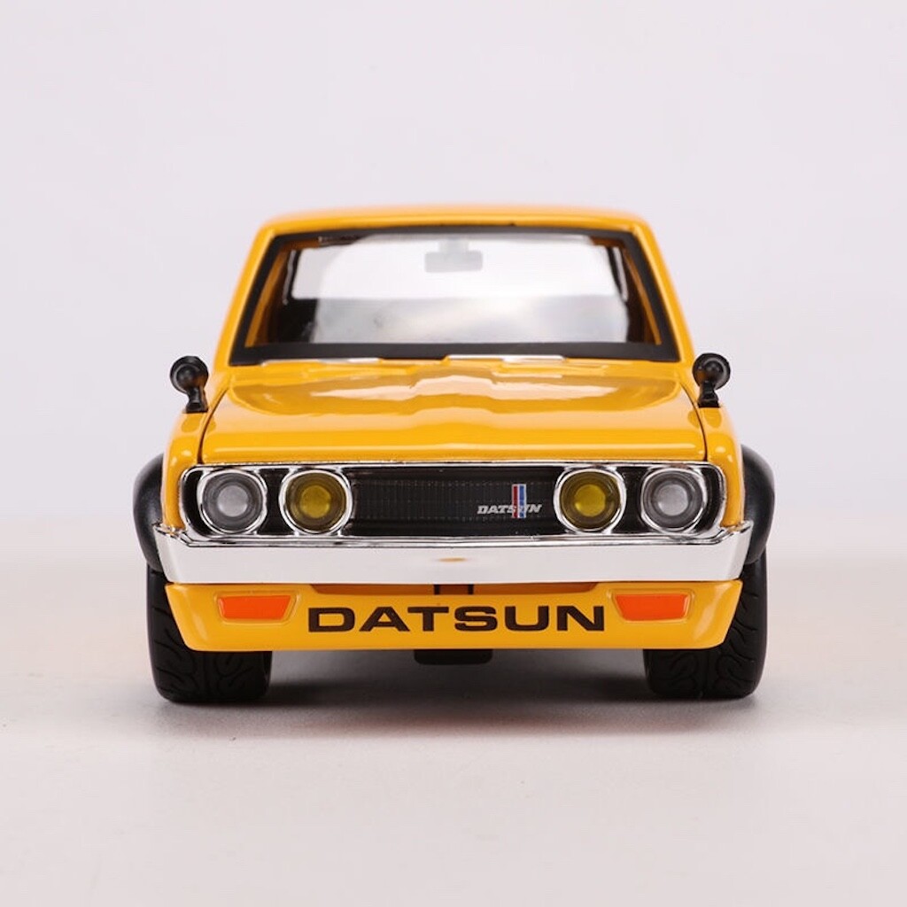 AU Maisto 1:24 1973 Datsun 620 Pickup Truck Sport Model Toy Diecast