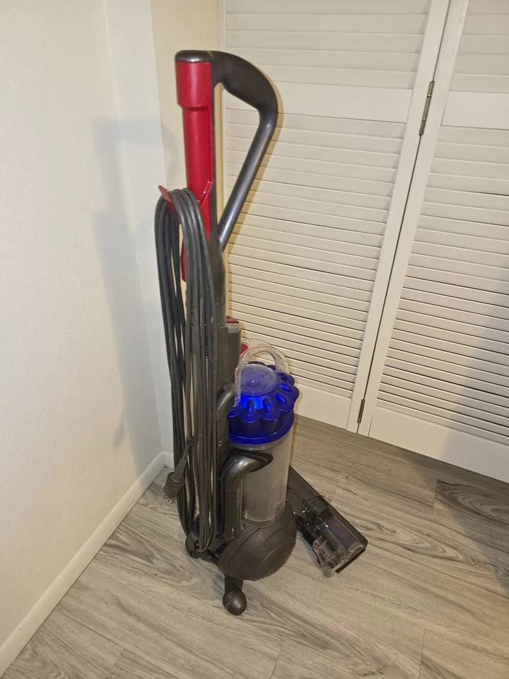 DYSON DC41 Ball Upright Bagless Vacuum Cleaner No Attachments - Used - Image 3 of 4
