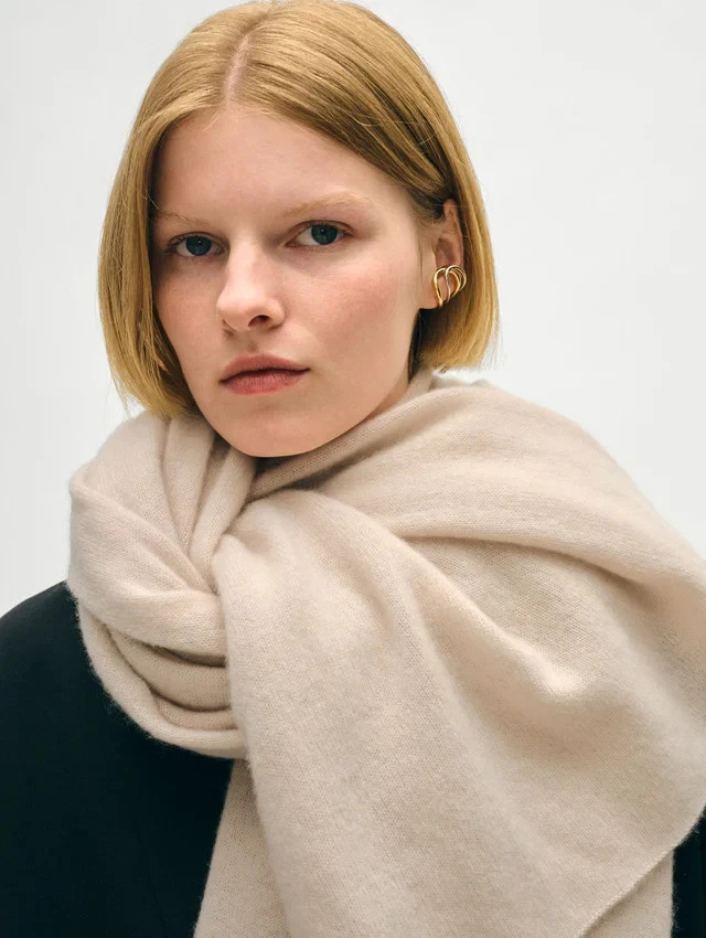 NWD White + Warren 100% Cashmere Travel Wrap Scarf Natural Heather 81'' x 36'' - Image 2 of 4