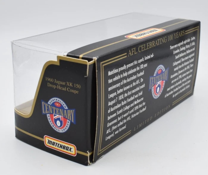 Matchbox Dinky Jaguar XK 150 nero AFL Australia 100 anni. DieCast.... - Immagine 3 di 4
