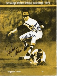 Pittsburgh Pirates 1971  Baseball MLB  Scorebook  with 3 pirate  autographs