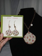 Betsey Johnson Floral Shell Collection Set NWT
